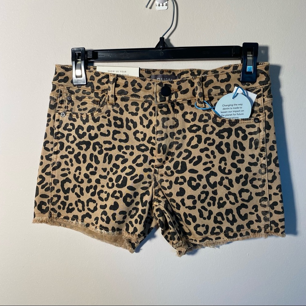 DL1961 Premium Denim
Girl's Lucy Wild Cat Shorts size 16 new